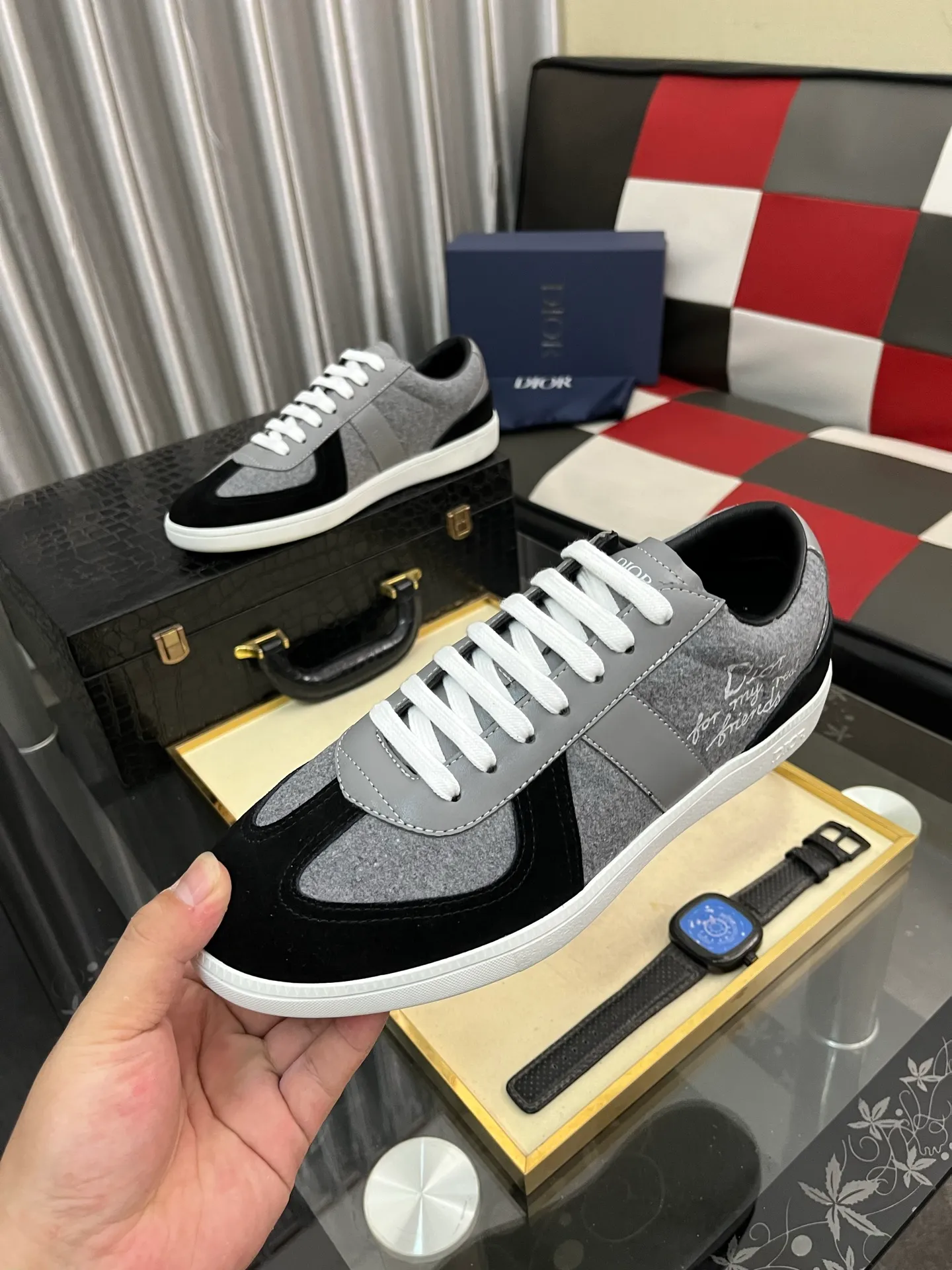 Men's shoes 💰400⌚️⌚️ 【Dior*DIAO】original quality.~ Unique modern style sneakers. 🏃A must-have casual shoe for trendy men😍😍 Original brand imported from Italy, imported original leather, sheep lining (refuses to discolor and grind feet) Sole: Original sole provided by the original factory, French lazy style design ⚠️Fit to the feet, original quality, super comfortable original sole. Code number: 38-443️⃣Colors available
